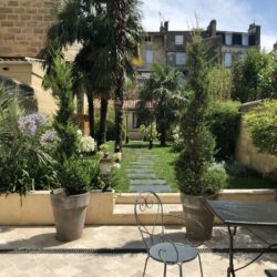 La terrasse et le jardin secret en fleurs La terrasse et le jardin secret en fleurs - Villa Victor Louis