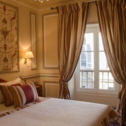 Chambre Classique aux tons Bordeaux Chambre Classique aux tons Bordeaux - Villa Victor Louis