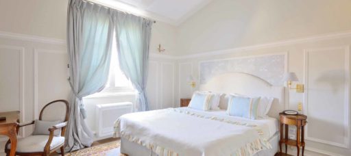 Wonderful luxury guest room located in the heart of Bordeaux