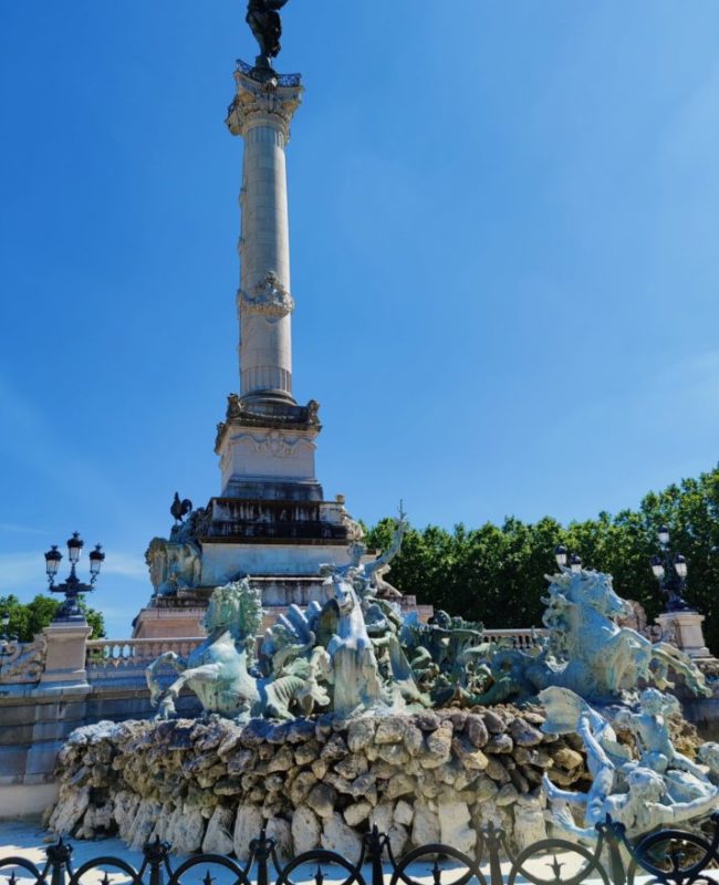 Fontaine et Tour des Girondins Bordeaux