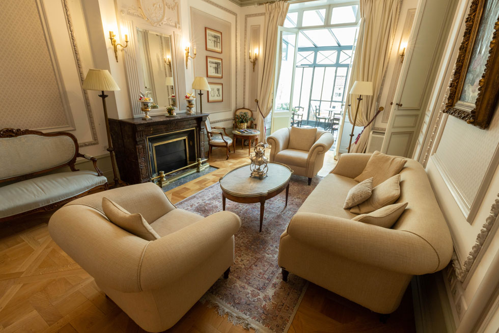Le Salon peut être modulé en lieu intime pour vos réunions et séminaires - Villa Victor Louis